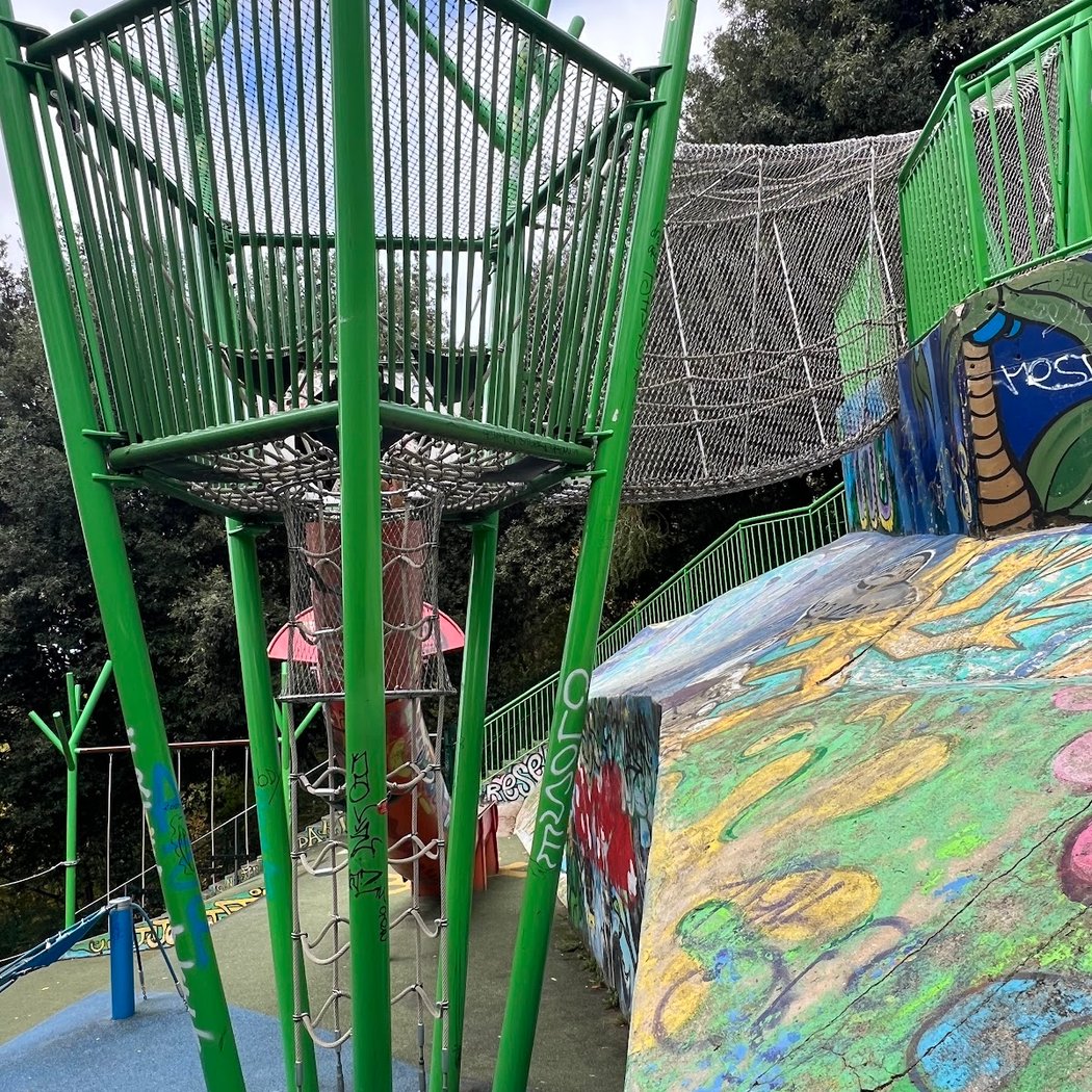 Terrain de Jeux d'Enfants des Couronnes 2